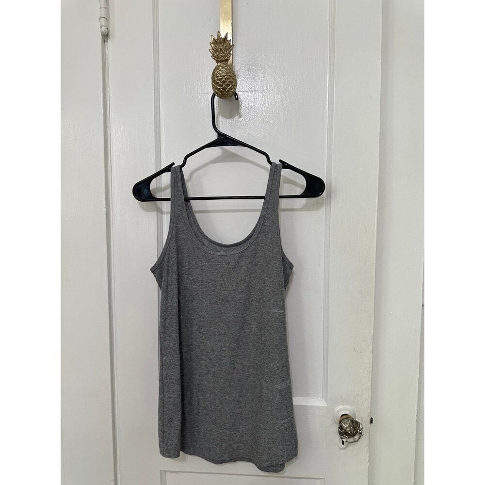 No boundaries women’s size large Gray tank top